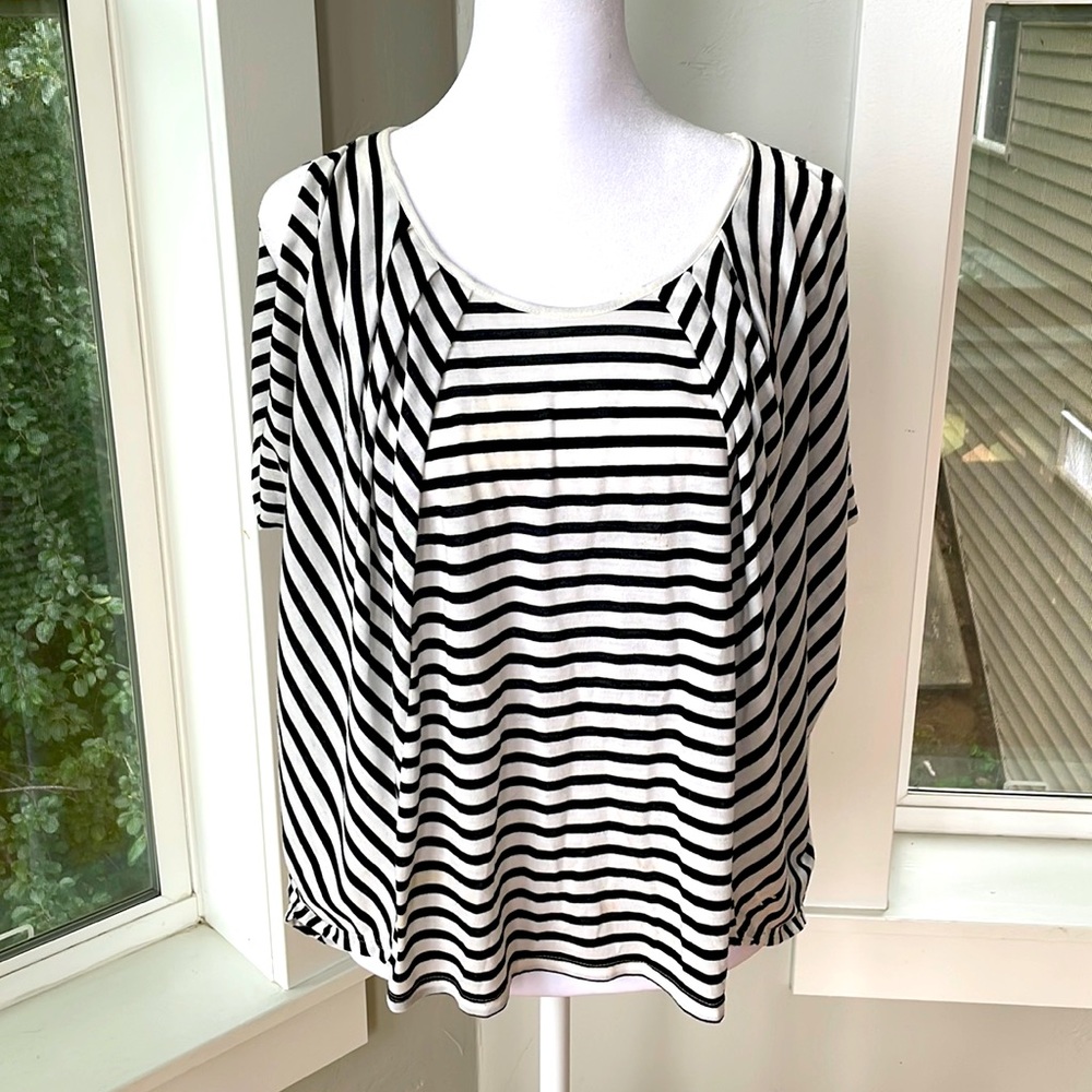 American Eagle Black and White Striped Sleeveless Draped Tee Top Sz S